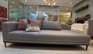 Imagina esse sofá na sua sala...

Elegância e conforto em forma de sofá 😊

Características do sofá:
Tecido: linho
Altura: 0,90 
Largura: 2,50 
Profundidade: 0,95 

👉 Gostou do sofá? comenta
